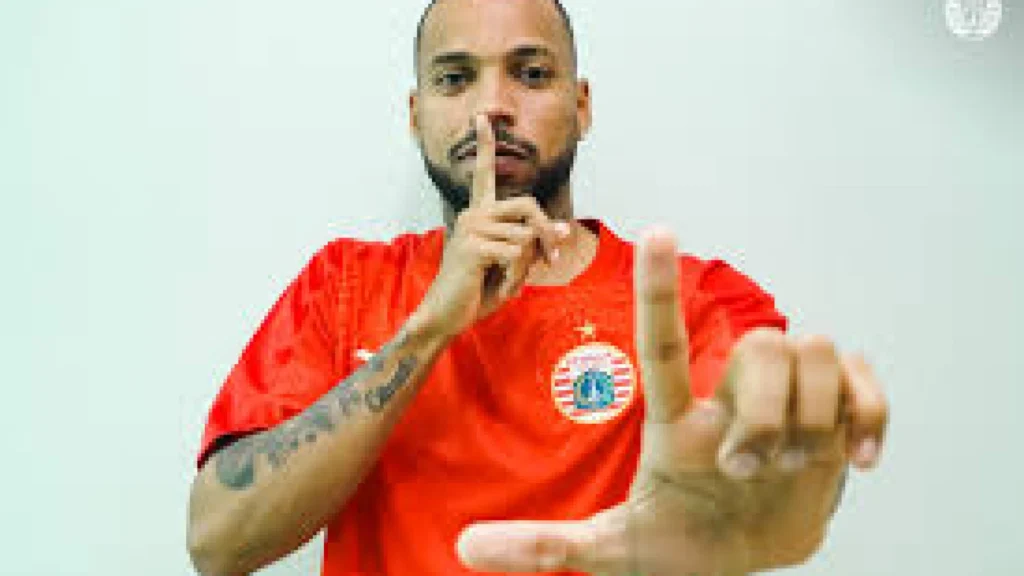 Gustavo Almeida Perpanjang Kontrak dan Siap Taklukkan Liga 1