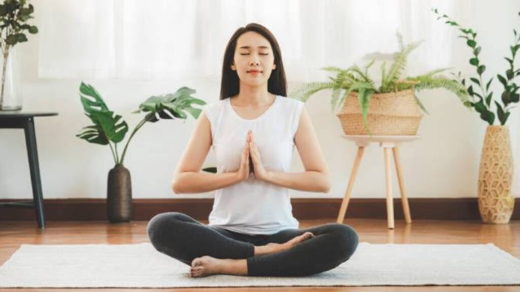 Menemukan Keseimbangan Melalui Yoga: Manfaat untuk Tubuh dan Pikiran